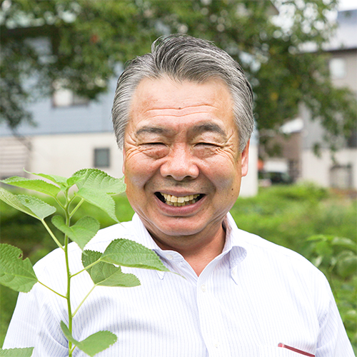 企画営業部長:曽根一郎