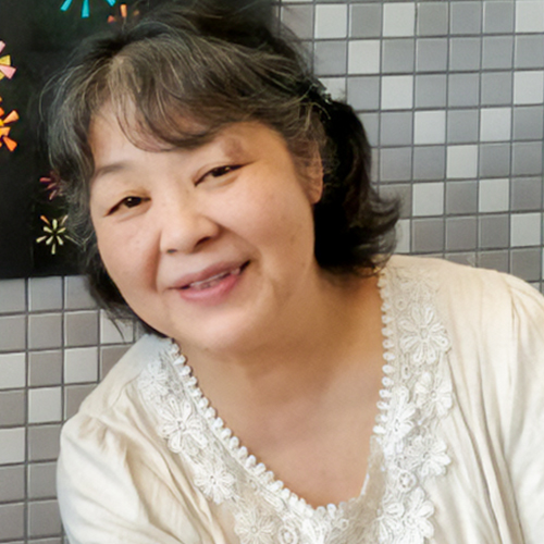 代表：横井栄子