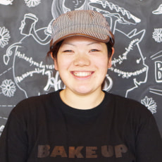 カフェ部門店長:堀 佳美