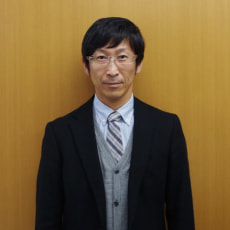 専務取締役:新保尚志