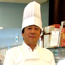 代表:松井秀明