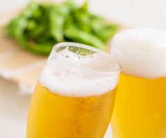 夏真っ盛り!キンキンに冷えたビールを美味しくしてくれる絶品おつまみを、ランキング形式でご紹介します。