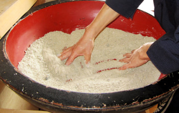 地産地消を心掛け、厳選された小千谷産のそば粉 地産地消を心掛け、厳選された小千谷産のそば粉