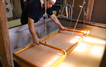 伝統の手漉き和紙「小国紙」 伝統の手漉き和紙「小国紙」