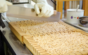 黒津ポン菓子本舗