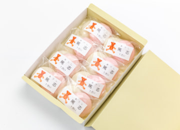梱包イメージ(「くま」のシール)