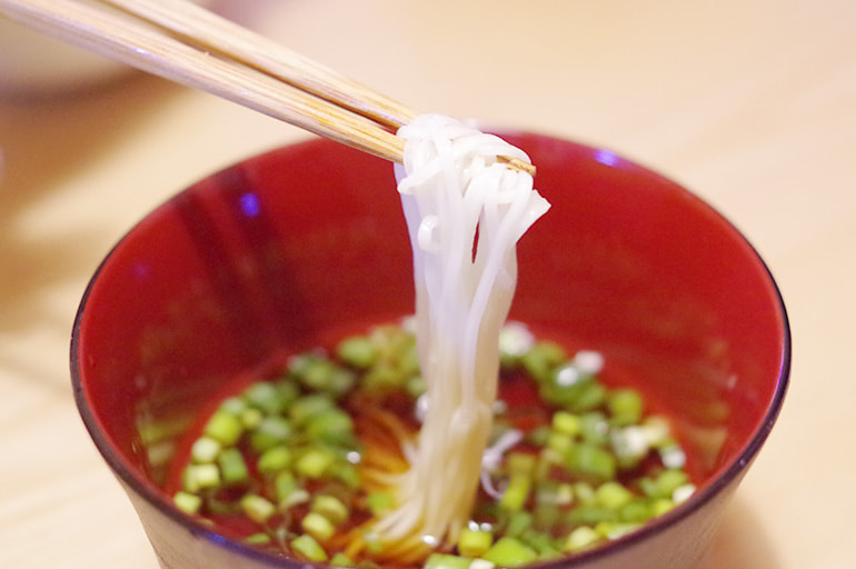 海藻ふのり仕立て 魚沼そうめん – 小嶋屋総本店