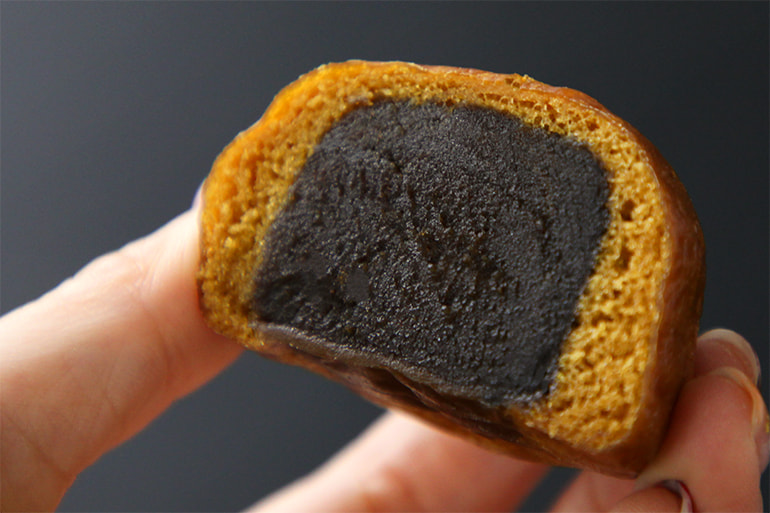 黒糖饅頭 – 株式会社 丸屋本店