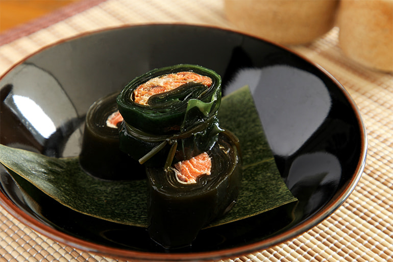 昆布巻(紅鮭・にしん) – 有限会社 宮崎商店
