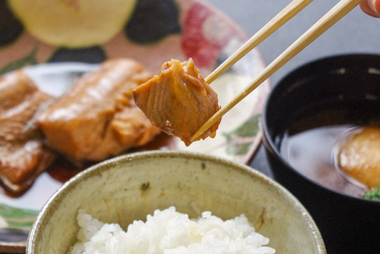 能登新の鮭の焼漬け – 料亭能登新