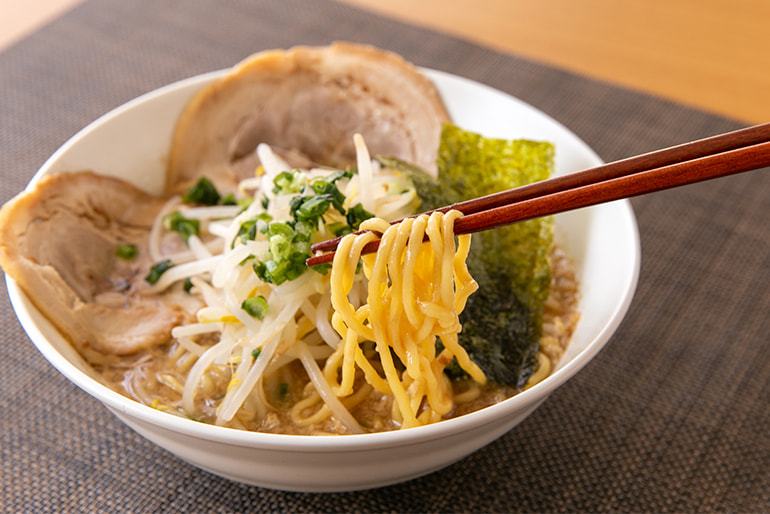 ラーメン亭 吉相 背脂こってりらーめん – だるまやグループ