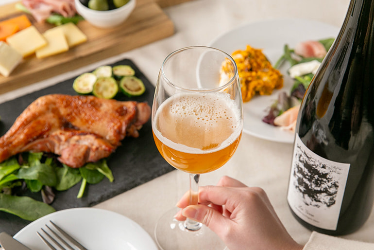 クラフトビール「クロワ ラテール」 – カーブドッチワイナリー