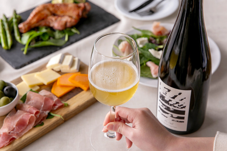 クラフトビール「クロワ ルシエル」 – カーブドッチワイナリー