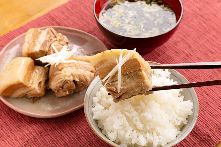 老舗割烹の惣菜詰め合わせ(鮭の味噌漬け・鮭の焼漬け・豚角煮) – 割烹 柳屋