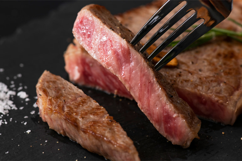 新発田牛(黒毛和牛) – 肉のよしや