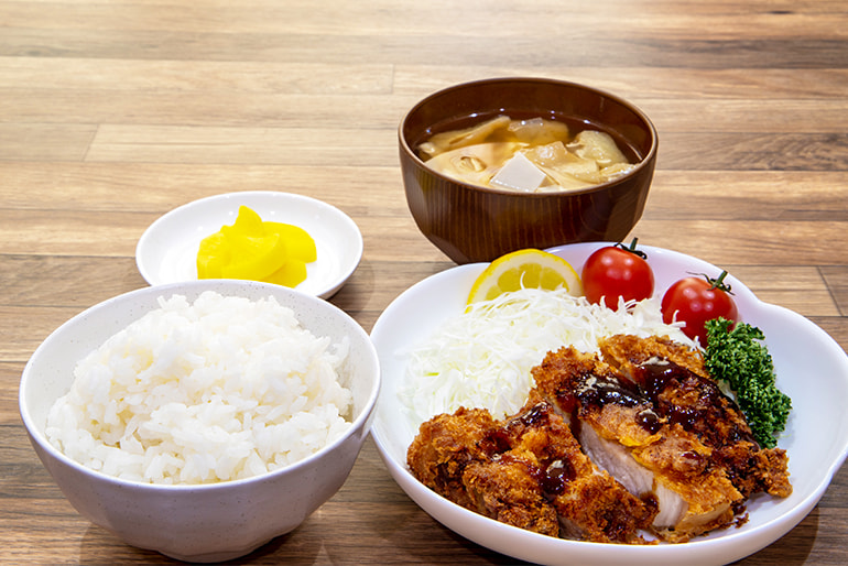 令和7年度米 新潟県産 はざかけ米 コシヒカリ(特別栽培米) – 農家民宿どぶろく荘