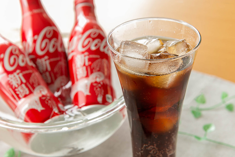 コカ・コーラ スリムボトル(新潟デザイン) – コカ・コーラボトラーズジャパン