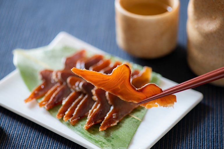 鮭の酒びたし – 割烹 善蔵