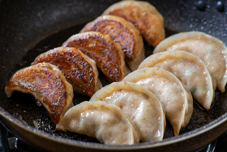 もちもち えびす餃子 – 川崎食品