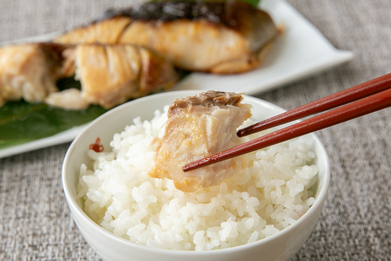 銀鱈とサーモンの味噌漬け詰め合わせ – 彦次郎商店
