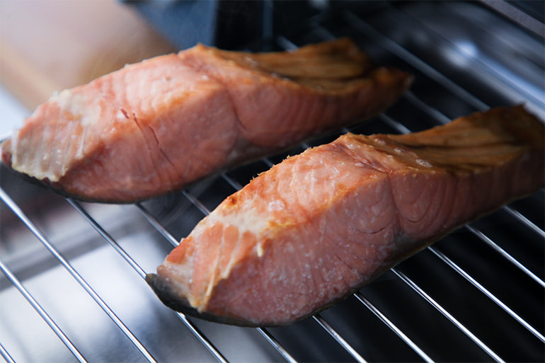 村上名産 塩引き鮭 – 株式会社 総合食品さいとう