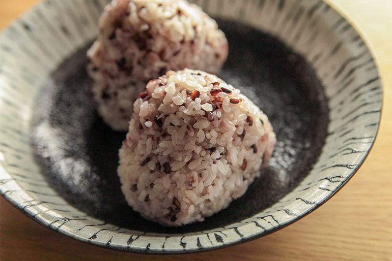 令和6年度米 魚沼産 古代黒米「朝紫」(棚田栽培・特別栽培米) – 佐藤農場