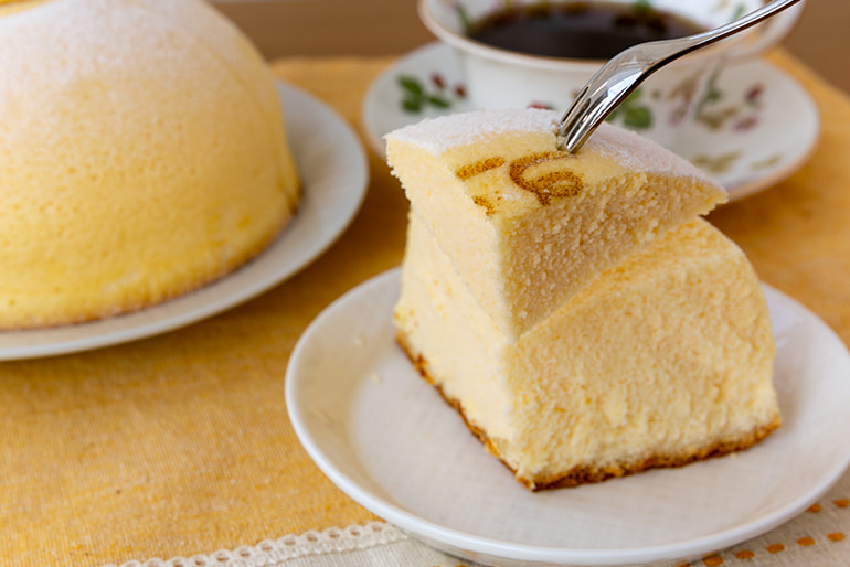 スフレチーズケーキ「ぷにょぷにょほっぺ」 – 山川製菓