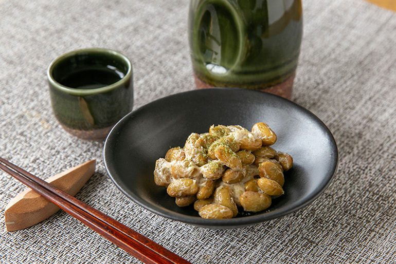 粒を味わう納豆(肴豆) – 山ノ下納豆