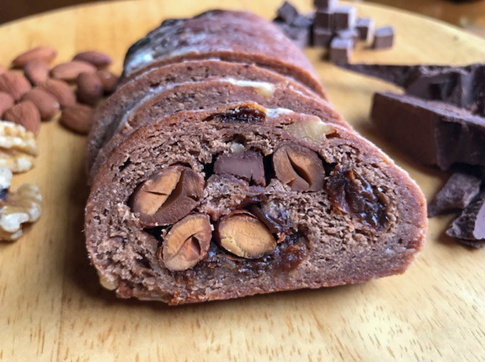 スプリングシュトーレン(ショコラ)|アフリカパン ナミテテ