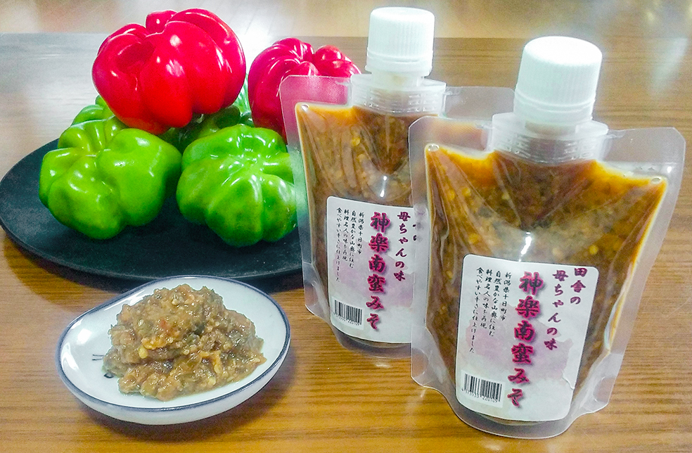 時代鹿角　南蛮人根付　25g 東里7-0815ア㉞ 越後の神楽南蛮味噌 | 【公式】銀座・新潟情報館 THE NIIGATA