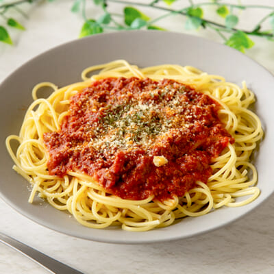 食べごたえのあるひき肉がゴロゴロ入った「ミートソース物語」