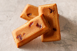 6.&ensp;苺のフィナンシェ