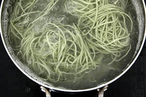 2. 茹でる