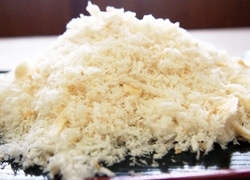 4. パン粉は生の食パンを削って作ります
