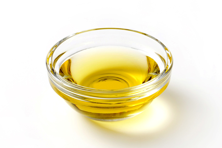 自然の恵みをそのまま詰め込んだ「雪こめ油」