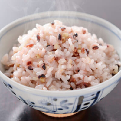 もち米ブレンドによる、食べ応えのあるモチモチ食感