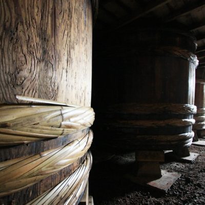 コトヨ醤油で先祖代々続いている木桶