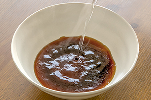 2. スープはお湯で溶くだけ