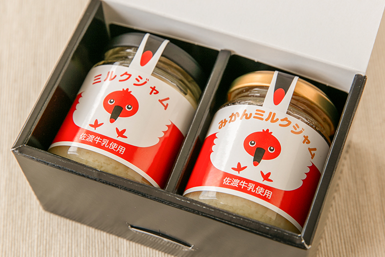 パッケージは、愛らしい「朱鷺」のイラスト