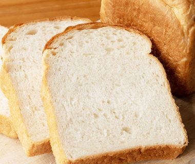 新潟県産小麦とコシヒカリ米粉の山型食パン