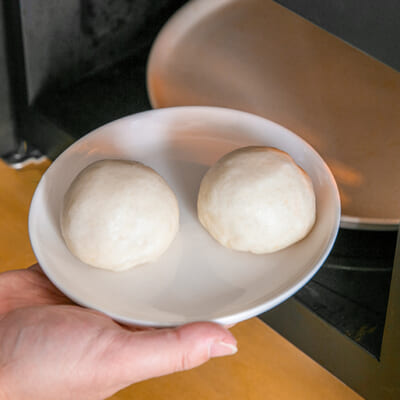 レンジで10〜20秒温めてから食べるのもおすすめです
