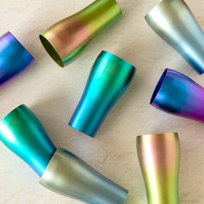 洗練されたシャープな形状のタンブラー