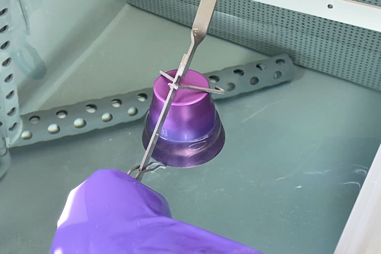 「陽極酸化処理」による発色加工