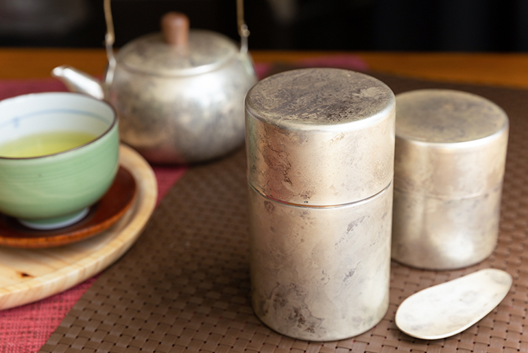 伝統の技が織りなす美しい茶器