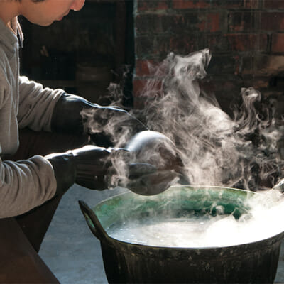 職人が生み出す世界に一つだけの色彩