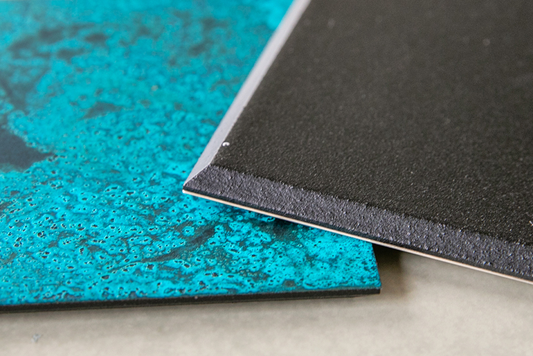 強度が高く環境にもやさしい「MDF素材」