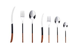 1.&ensp;影炎（かげろう）