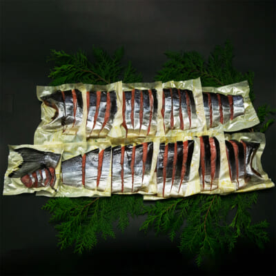 塩引き鮭 姿造り 一本分 約2.2～2.4kg（化粧箱入）