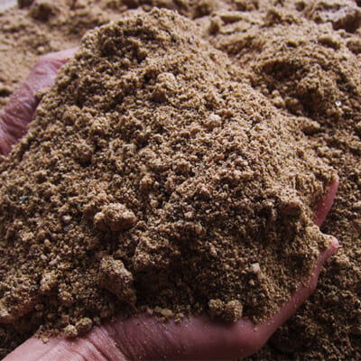 米の旨味を引き出す「自家製有機発酵肥料」