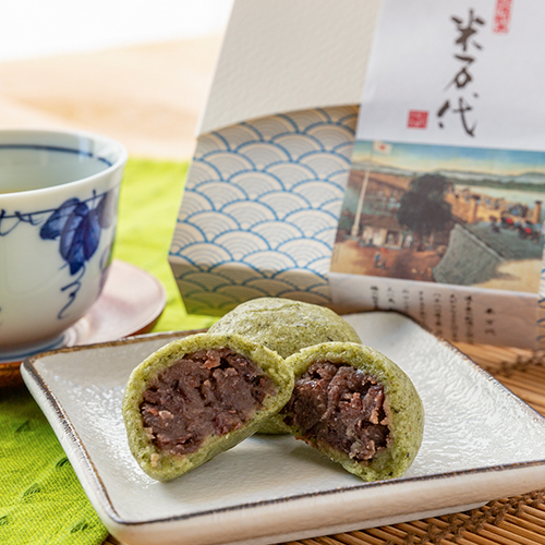 新潟直送計画】よもぎ香るもちもち饅頭 米万代 - 美豆伎庵 金巻屋